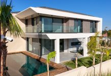 Les matériaux phares des maisons modernes : béton, bois, verre